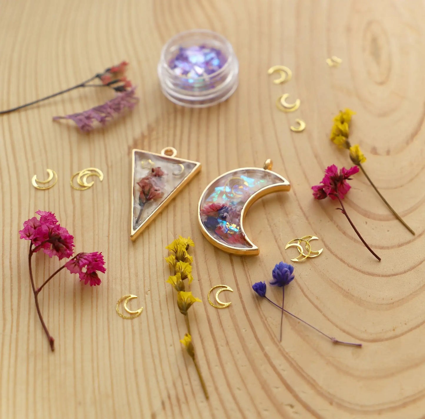 18PCS DIY Resin Jewelry Kit – UV Glue, Frames & Fillings for Creative Family Fun