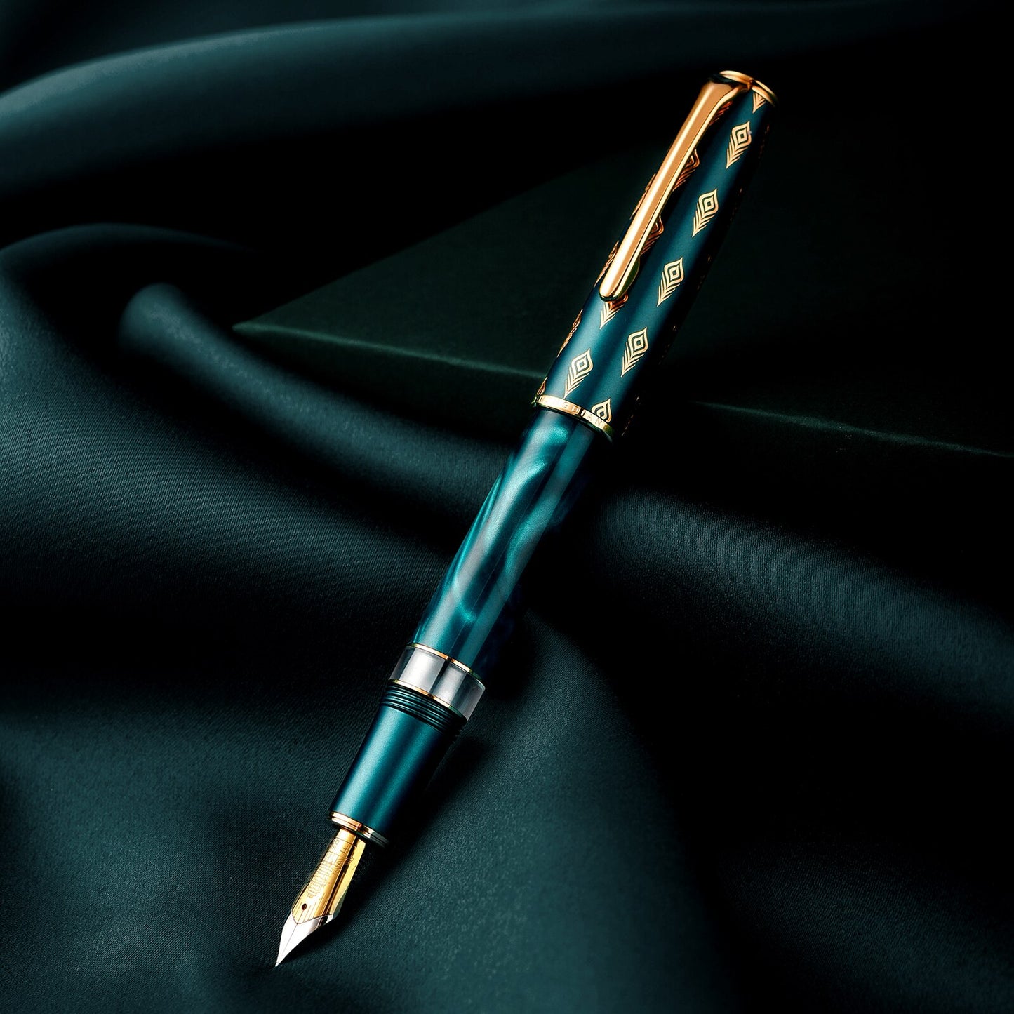 fountain pen, writing with a fountain pen, refillable fountain pens, pen with ink, pen store, nib pen, ink pen, fountain pens for sale, fountain pen shop, calligraphy, best pens