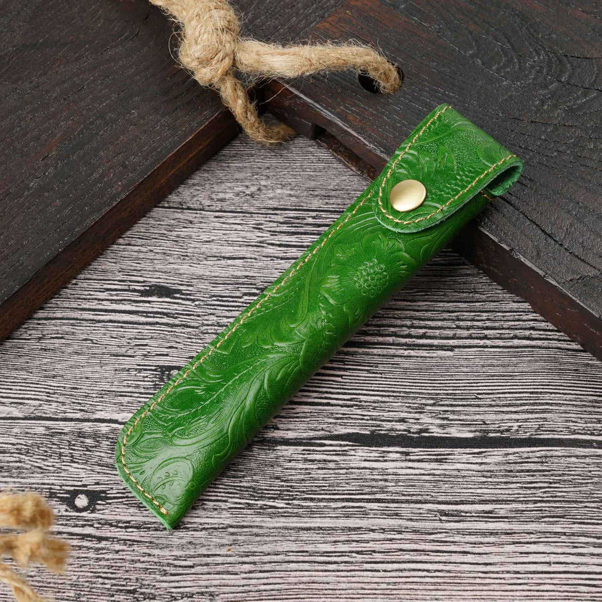 Close-up of the snap closure on a single fountain pen case