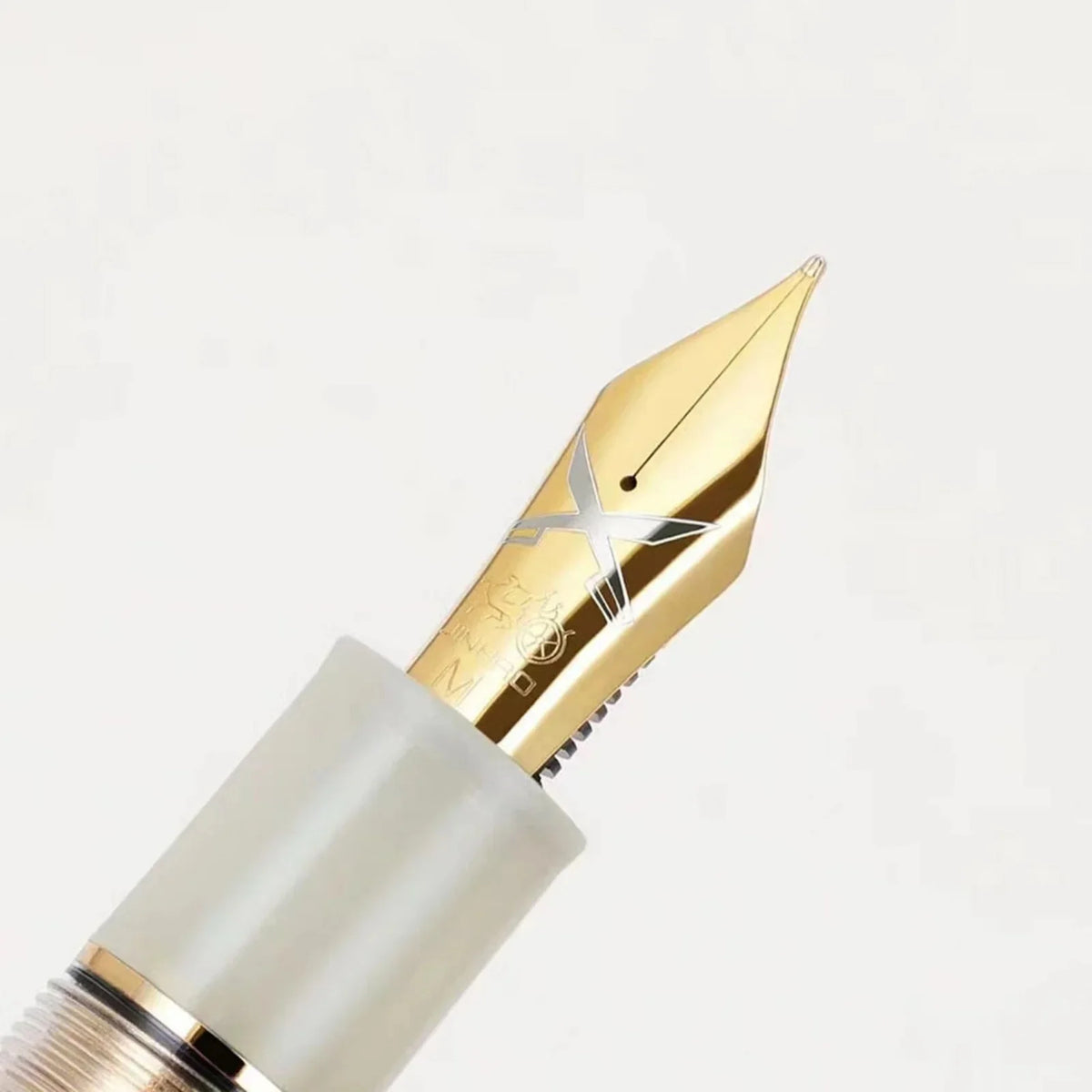 Red Star Cap Transparent Resin Fountain Pen