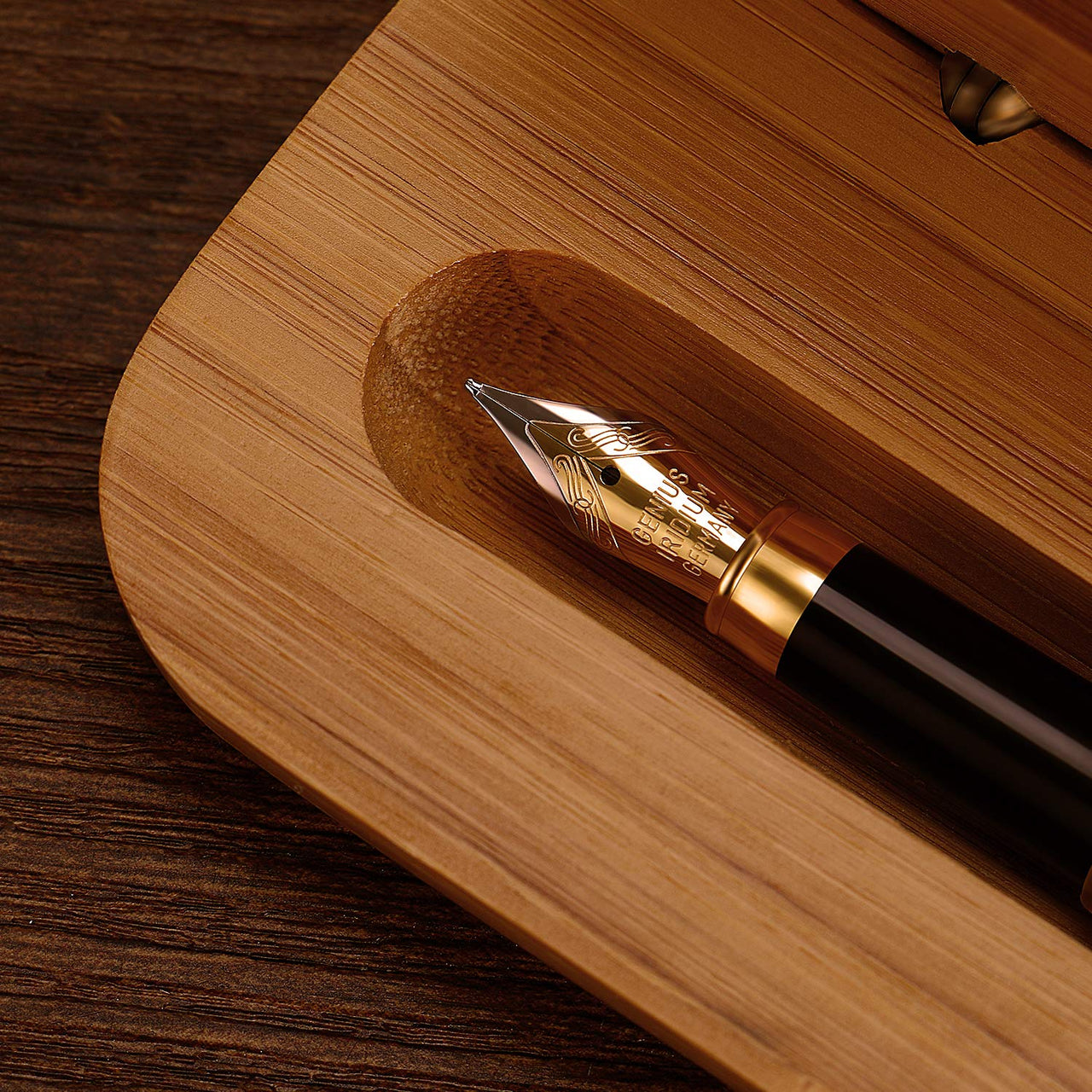 fountain pen, writing with a fountain pen, refillable fountain pens, pen with ink, pen store, nib pen, ink pen, fountain pens for sale, fountain pen shop, calligraphy, best pens