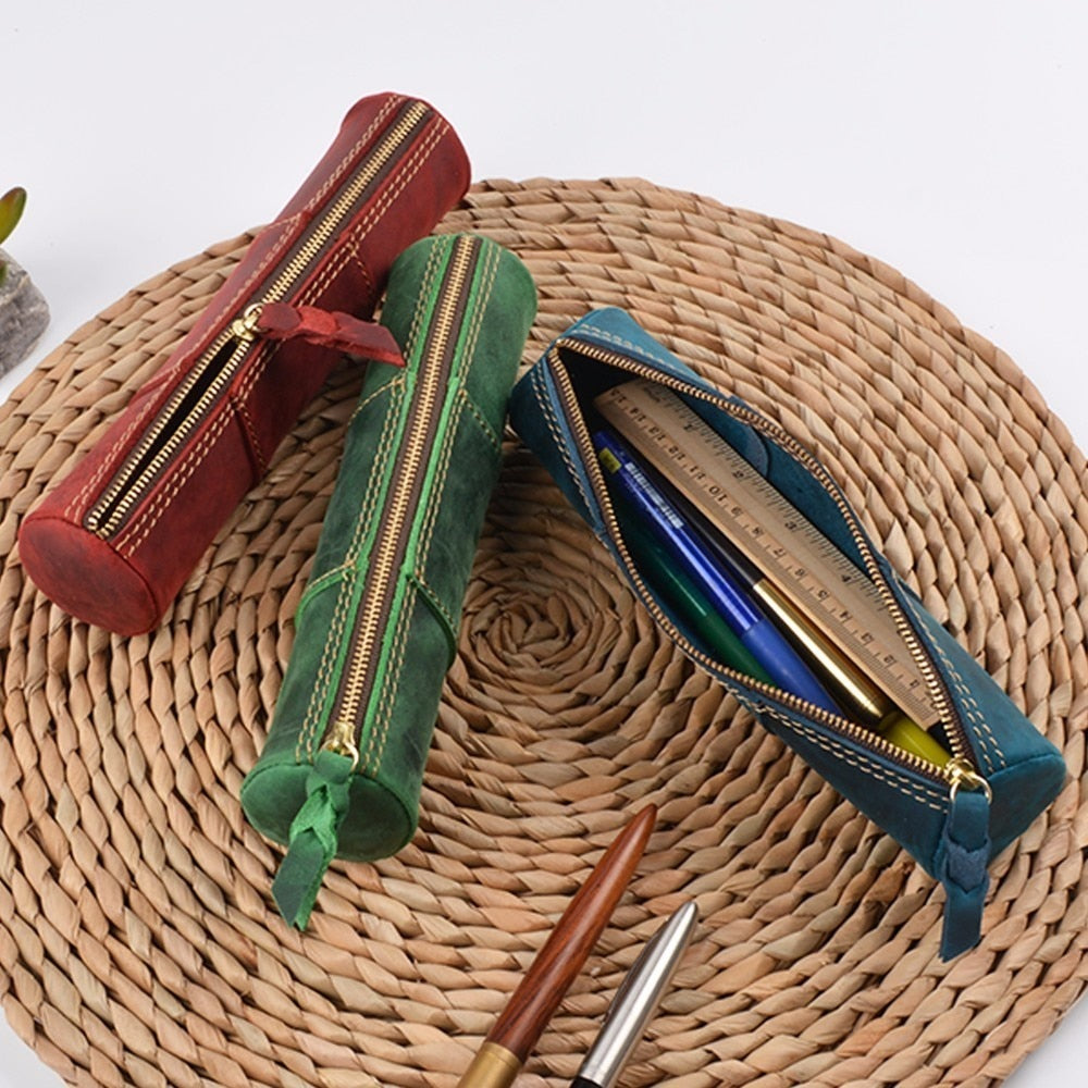 fountain pen, writing with a fountain pen, refillable fountain pens, pen with ink, pen store, nib pen, ink pen, fountain pens for sale, fountain pen shop, calligraphy, best pens