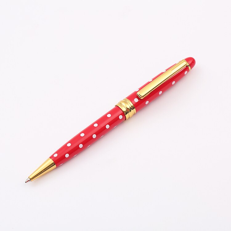fountain pen, writing with a fountain pen, refillable fountain pens, pen with ink, pen store, nib pen, ink pen, fountain pens for sale, fountain pen shop, calligraphy, best pens