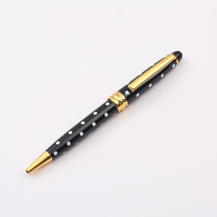 fountain pen, writing with a fountain pen, refillable fountain pens, pen with ink, pen store, nib pen, ink pen, fountain pens for sale, fountain pen shop, calligraphy, best pens