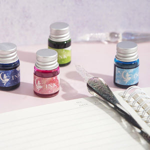 fountain pen, writing with a fountain pen, refillable fountain pens, pen with ink, pen store, nib pen, ink pen, fountain pens for sale, fountain pen shop, calligraphy, best pens