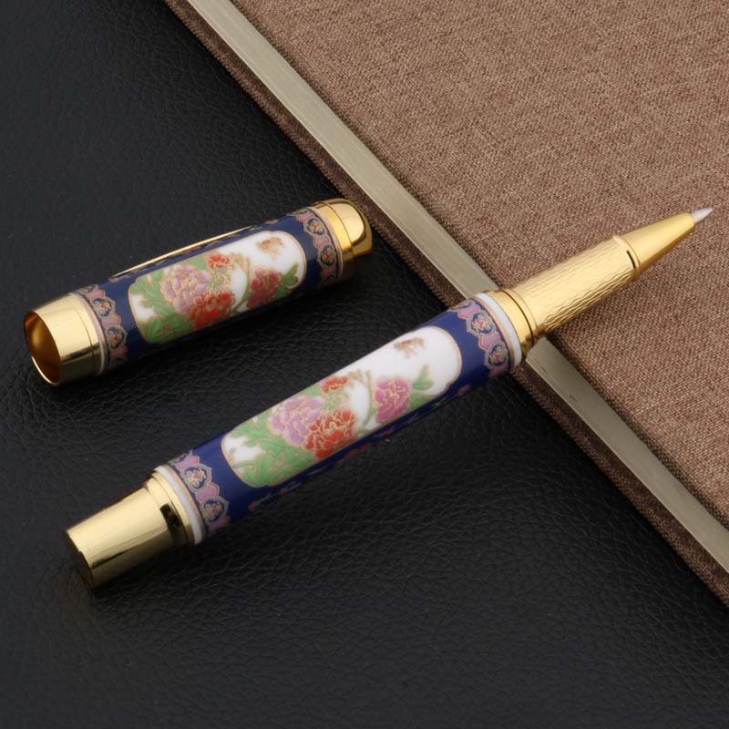 fountain pen, writing with a fountain pen, refillable fountain pens, pen with ink, pen store, nib pen, ink pen, fountain pens for sale, fountain pen shop, calligraphy, best pens
