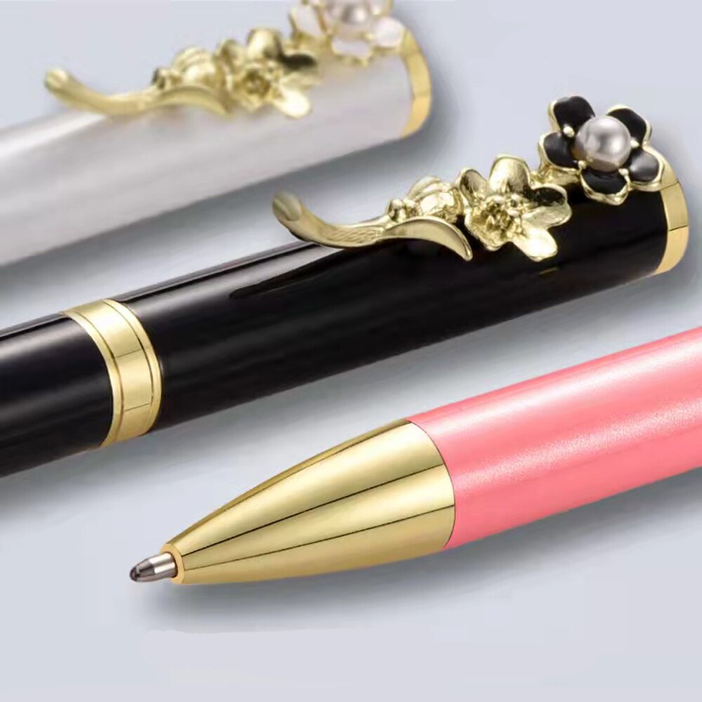 fountain pen, writing with a fountain pen, refillable fountain pens, pen with ink, pen store, nib pen, ink pen, fountain pens for sale, fountain pen shop, calligraphy, best pens