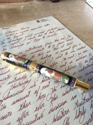 fountain pen, writing with a fountain pen, refillable fountain pens, pen with ink, pen store, nib pen, ink pen, fountain pens for sale, fountain pen shop, calligraphy, best pens