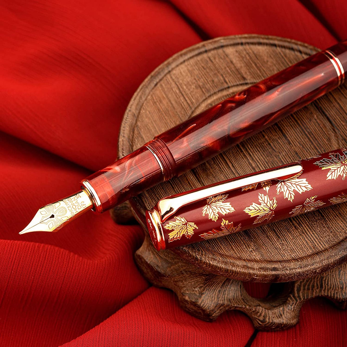 fountain pen, writing with a fountain pen, refillable fountain pens, pen with ink, pen store, nib pen, ink pen, fountain pens for sale, fountain pen shop, calligraphy, best pens