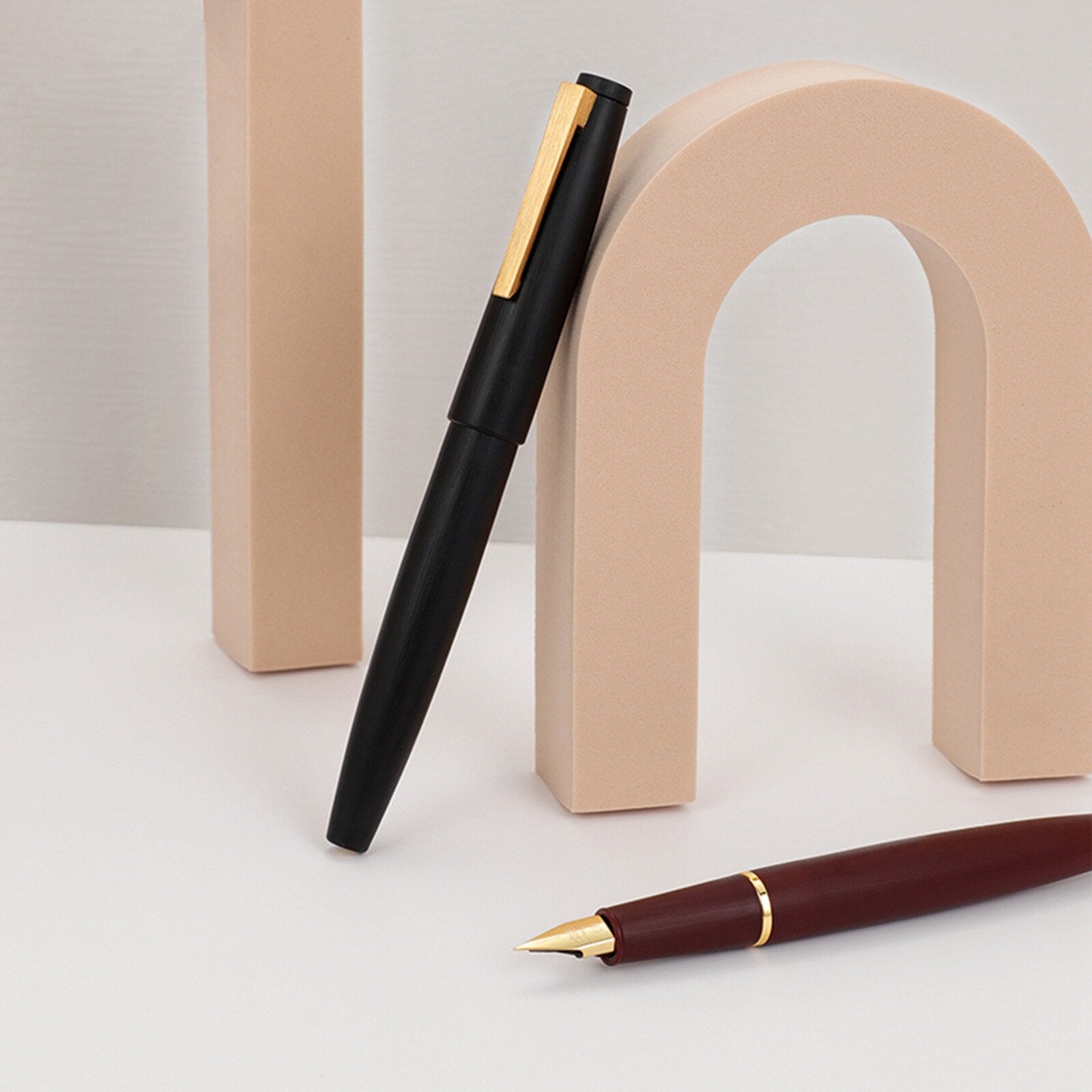 fountain pen, writing with a fountain pen, refillable fountain pens, pen with ink, pen store, nib pen, ink pen, fountain pens for sale, fountain pen shop, calligraphy, best pens