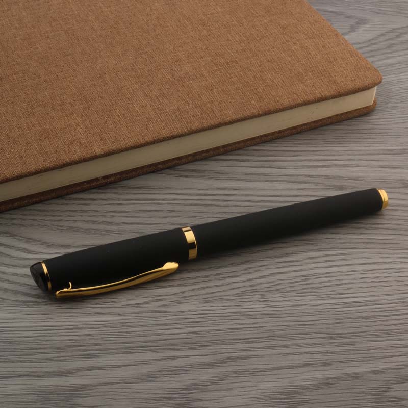 fountain pen, writing with a fountain pen, refillable fountain pens, pen with ink, pen store, nib pen, ink pen, fountain pens for sale, fountain pen shop, calligraphy, best pens