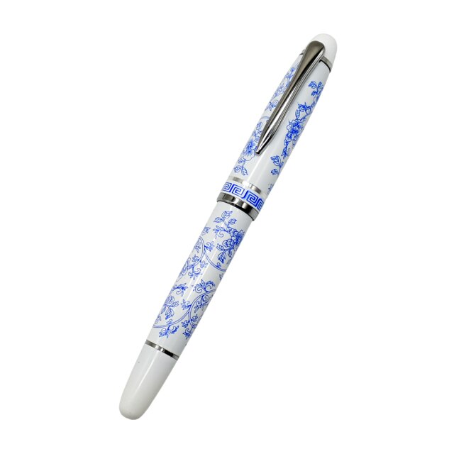 fountain pen, writing with a fountain pen, refillable fountain pens, pen with ink, pen store, nib pen, ink pen, fountain pens for sale, fountain pen shop, calligraphy, best pens