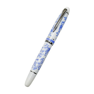 fountain pen, writing with a fountain pen, refillable fountain pens, pen with ink, pen store, nib pen, ink pen, fountain pens for sale, fountain pen shop, calligraphy, best pens